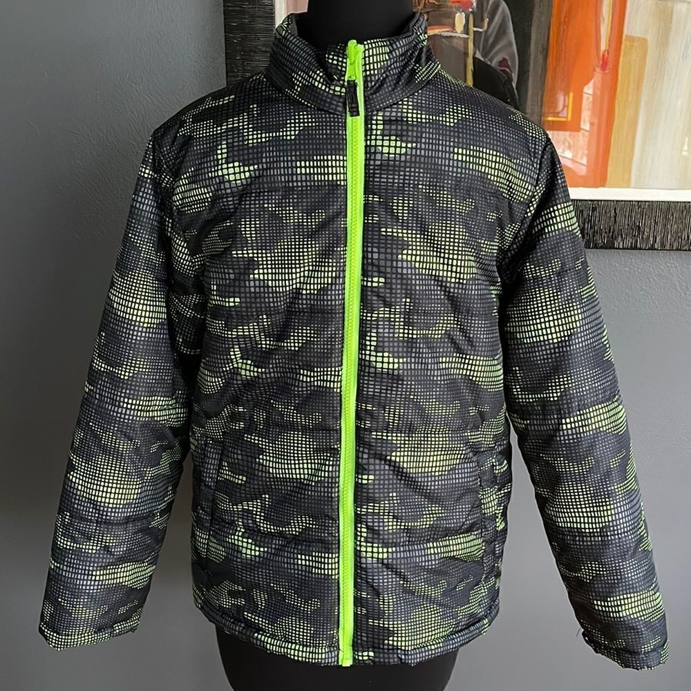 Swiss tech gray/lime/black pattern zip front puffer jacket. XL (14-16).